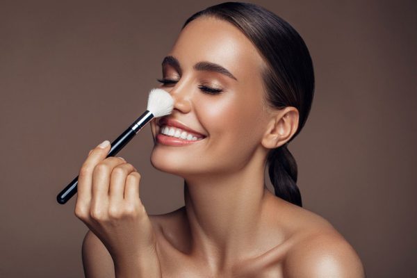 Jakie kosmetyki do makijażu warto stosować?