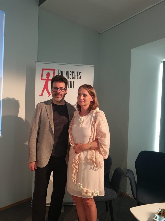 dr Grażyna Leśniewska, prof. CB i Alex Vesely na zdjęciu